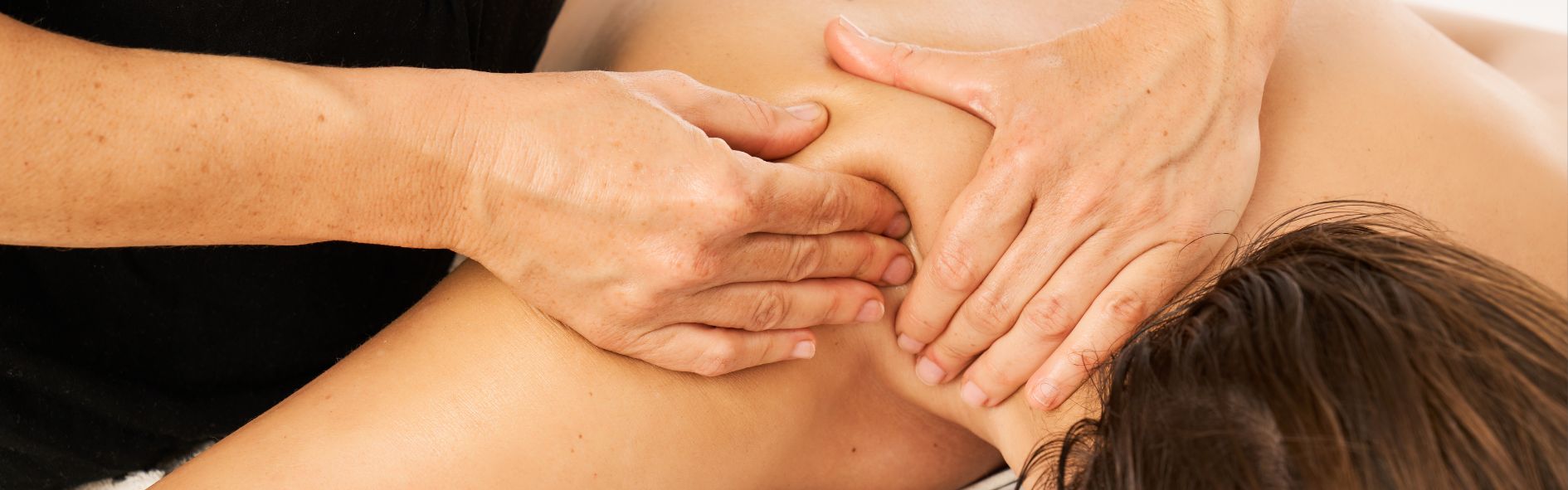 Descubre qué es una contractura muscular, sus síntomas, causas, tratamientos y cuánto tarda en curarse. Aprende cómo aliviarla eficazmente.